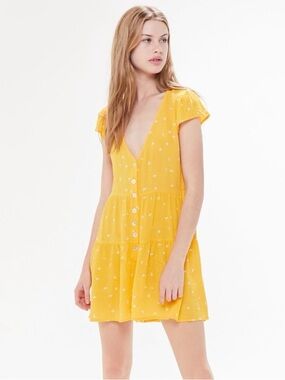 Urban Outfitters Rio Tiered Yellow Romper button front size medium
